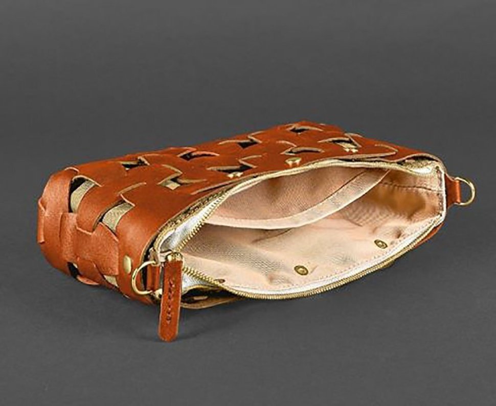 Світло-коричнева плетена сумка ручної роботи зі шкіри BlankNote Пазл S (12751)