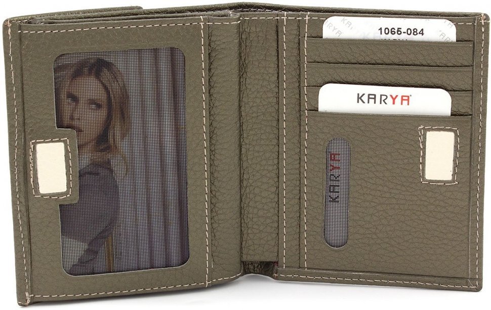 Зеленый женский кошелек среднего размера из натуральной кожи с выраженной фактурой KARYA (19993)