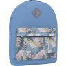 Стильный текстильный рюкзак голубого цвета с декоративным принтом Bagland (55477) - 1