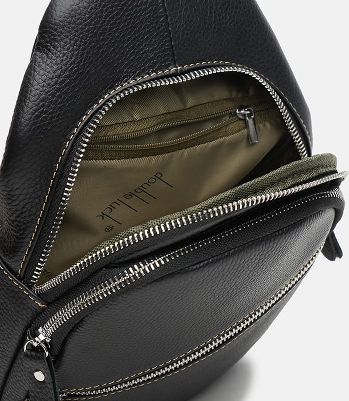 Черная мужская сумка-слинг из износостойкой кожи на молниевой застежке Keizer (21411)