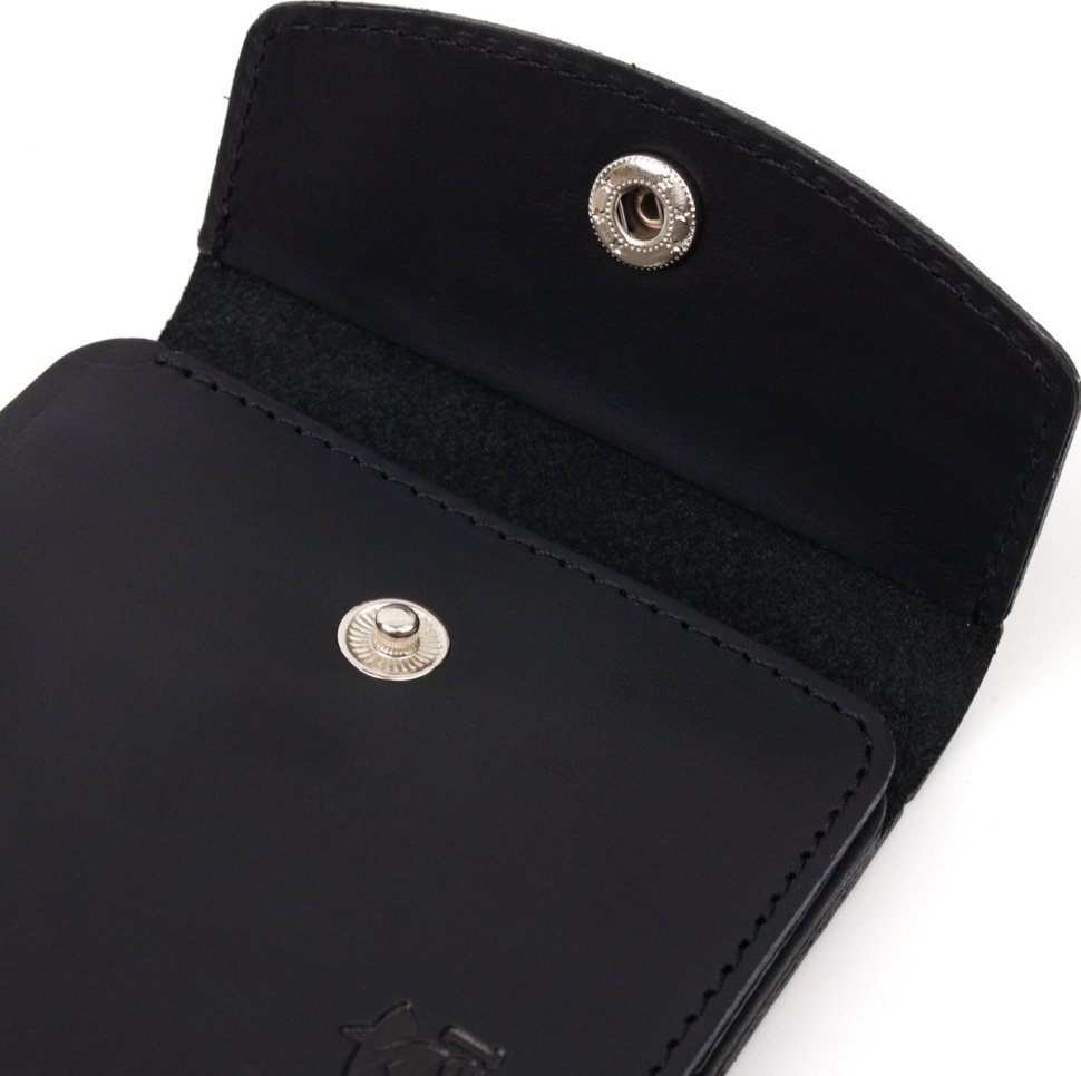 Шкіряне матове чоловіче портмоне чорного кольору на кнопці Shvigel (2416612)