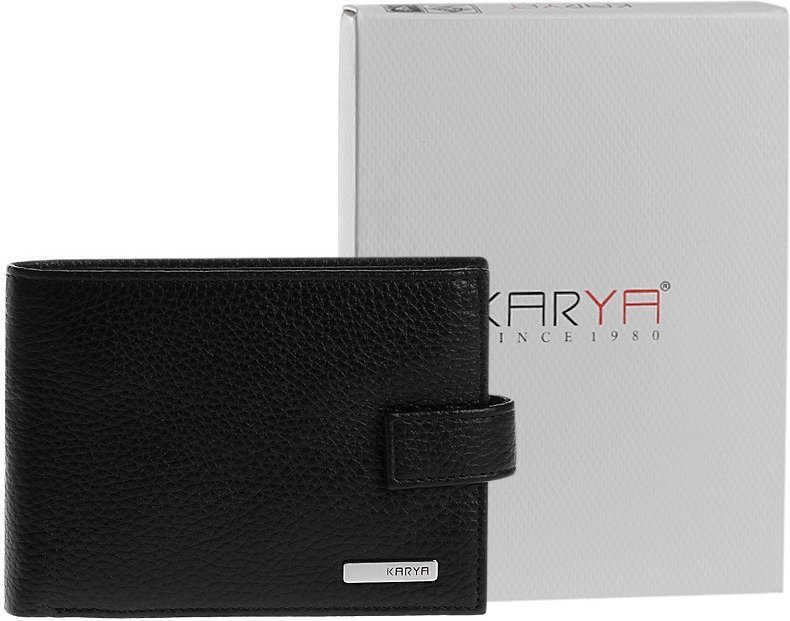 Шкіряне чоловіче портмоне класичного стилю в чорному кольорі з хлястиком на кнопці KARYA (2417099)