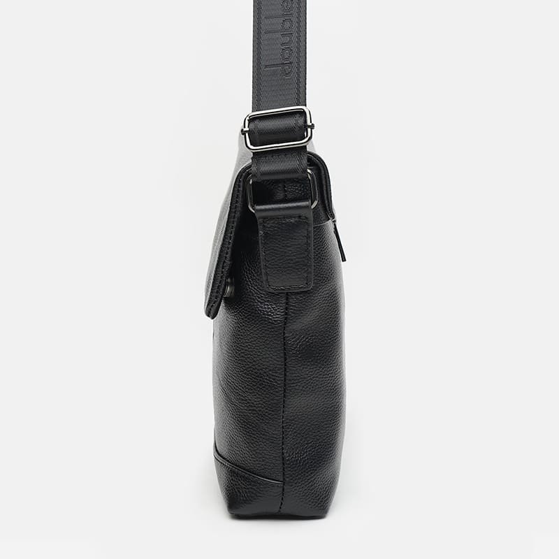 Мужская сумка-мессенджер на плечо из натуральной кожи черного цвета Keizer (21339)