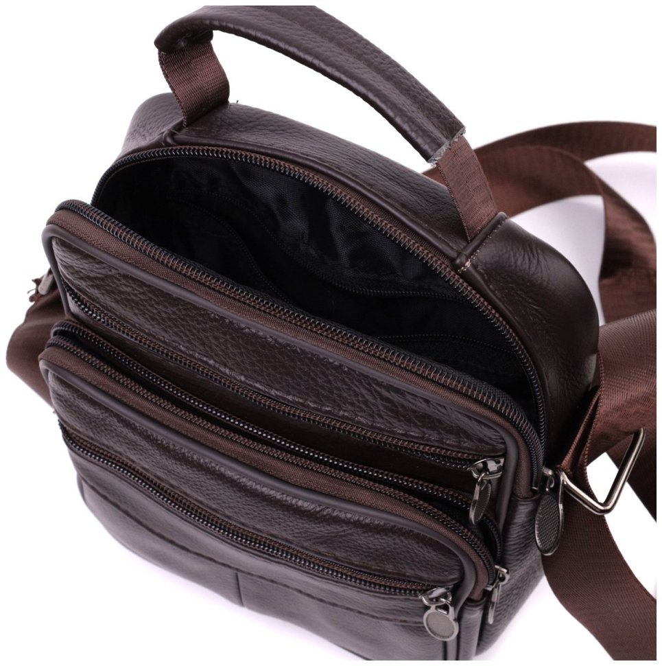 Небольшая сумка барсетка из натуральной кожи коричневого цвета с ручкой и плечевым ремнем Vintage Style 91079 фото №4 Небольшая сумка барсетка из натуральной кожи коричневого цвета с ручкой и плечевым ремнем Vintage Style 91079 modnotak фото №4