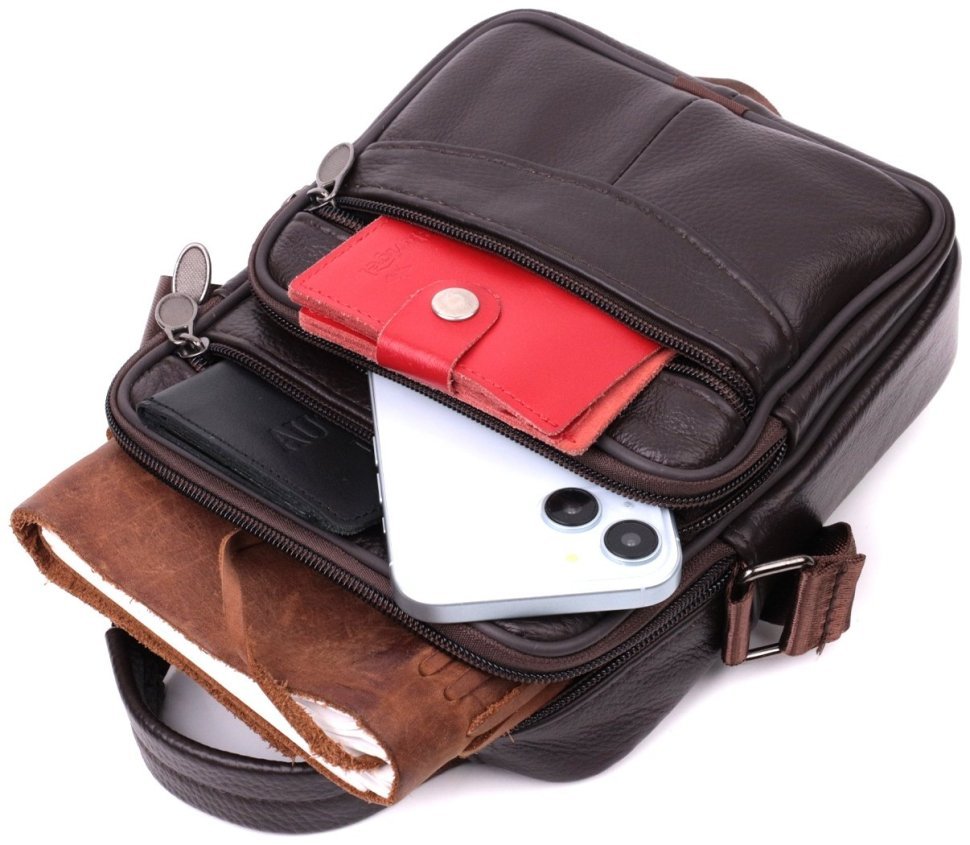 Небольшая сумка барсетка из натуральной кожи коричневого цвета с ручкой и плечевым ремнем Vintage Style 91079 фото №5 Небольшая сумка барсетка из натуральной кожи коричневого цвета с ручкой и плечевым ремнем Vintage Style 91079 modnotak фото №5