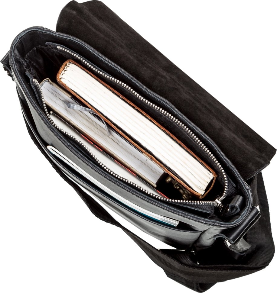 Качественная мужская сумка на плечо из гладкой кожи черного цвета SHVIGEL (00878)