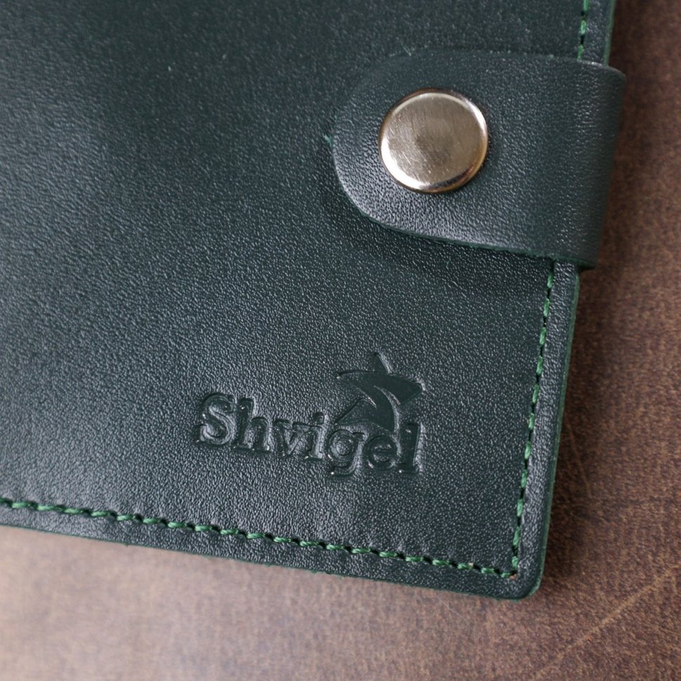 Невеликий шкіряний портмоне зеленого кольору з монетницею Shvigel (2416490)