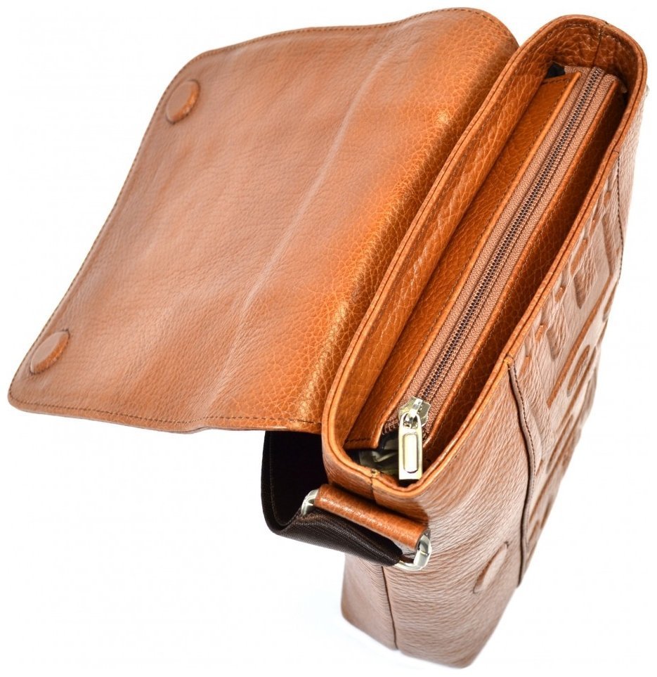 Мужская кожаная сумка-планшет рыжего цвета с дизайнерским тиснением DESISAN 81381 modnotak фото №3