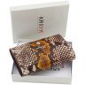 Шкіряний жіночий гаманець коричневого кольору з принтом під змію KARYA (19983) - 8