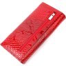 Горизонтальный лаковый женский кошелек из натуральной кожи с тиснением под змею в красном цвете KARYA (2421167) - 2