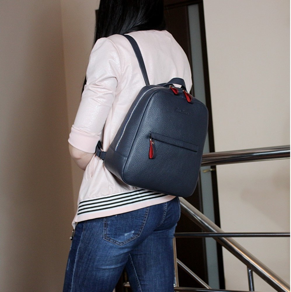 Темно-синій жіночий рюкзак з натуральної шкіри з яскраво-вираженою фактурою Issa Hara (27091)