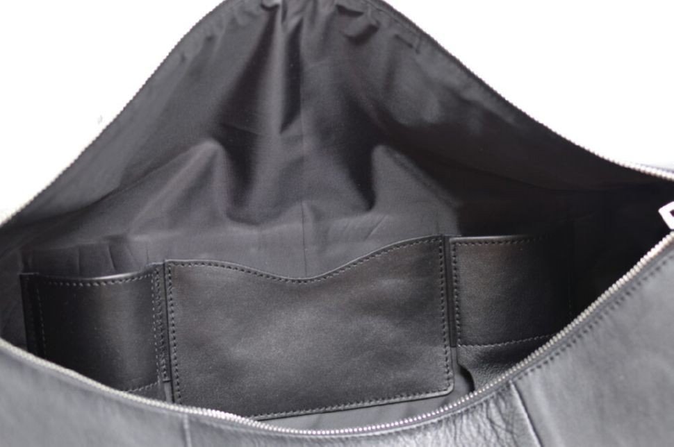 Дорожня сумка-барильце з натуральної шкіри чорного кольору TARWA (19949)
