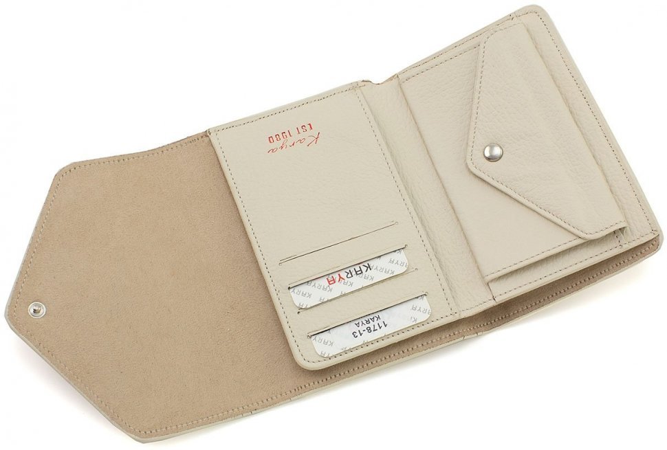 Світло-бежевий жіночий гаманець середнього розміру із натуральної шкіри KARYA (19984)