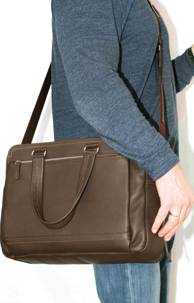 Кожаная сумка для ноутбука коричневого цвета VATTO (12123)