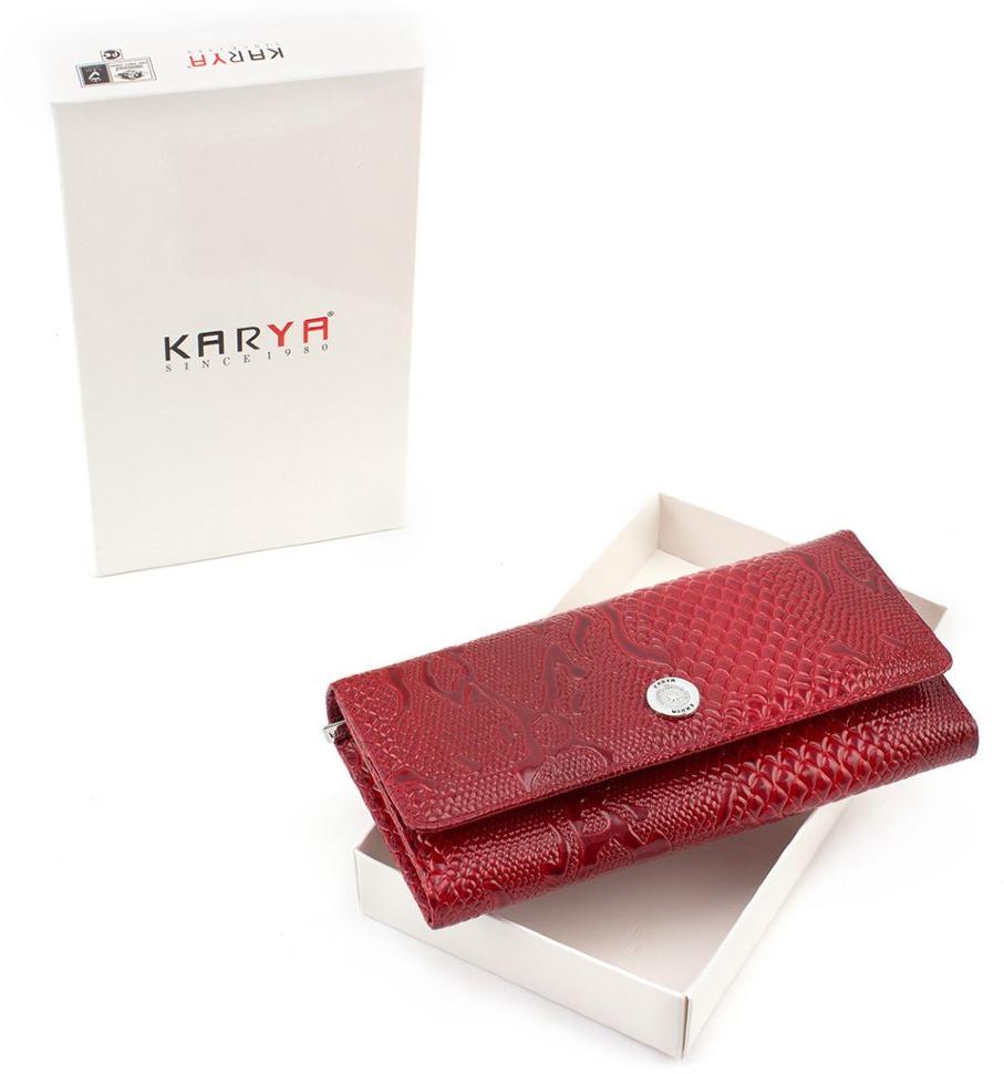 Червоний лаковий гаманець з магнітною фіксацією KARYA (16195)