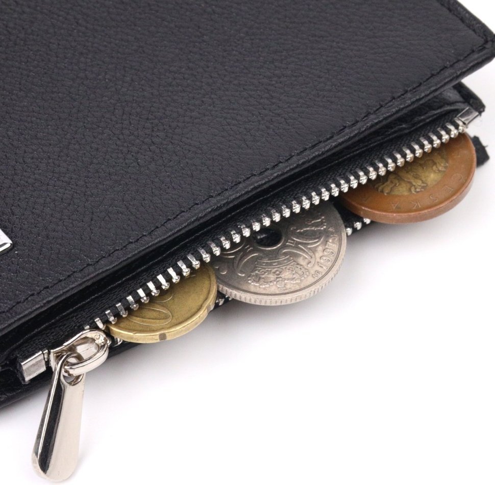 Невелике чоловіче шкіряне портмоне чорного кольору з монетницею KARYA (2421384)