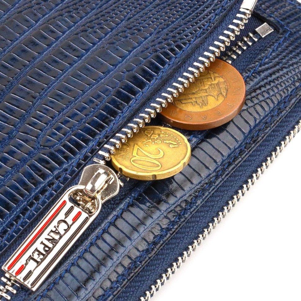 Синій гаманець-клатч із натуральної шкіри з тисненням під рептилію CANPELLINI (2421919)