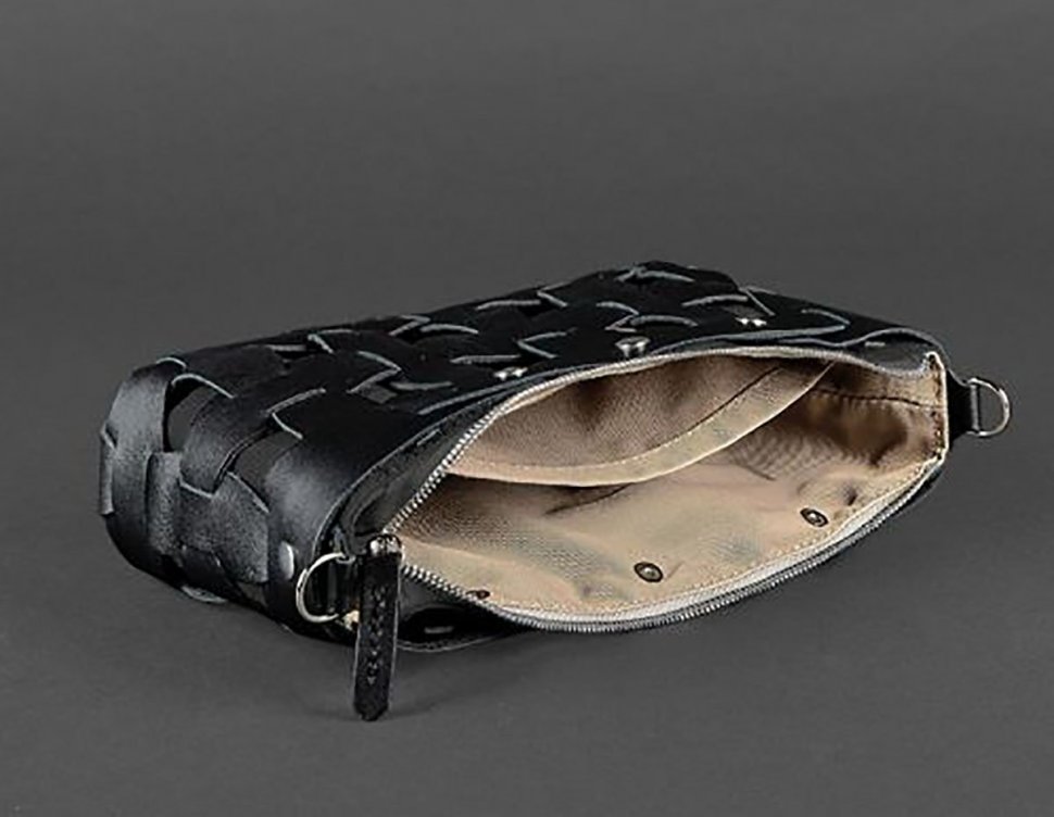 Угольно-черная плетеная сумка из гладкой кожи на молнии BlankNote Пазл S (12757)