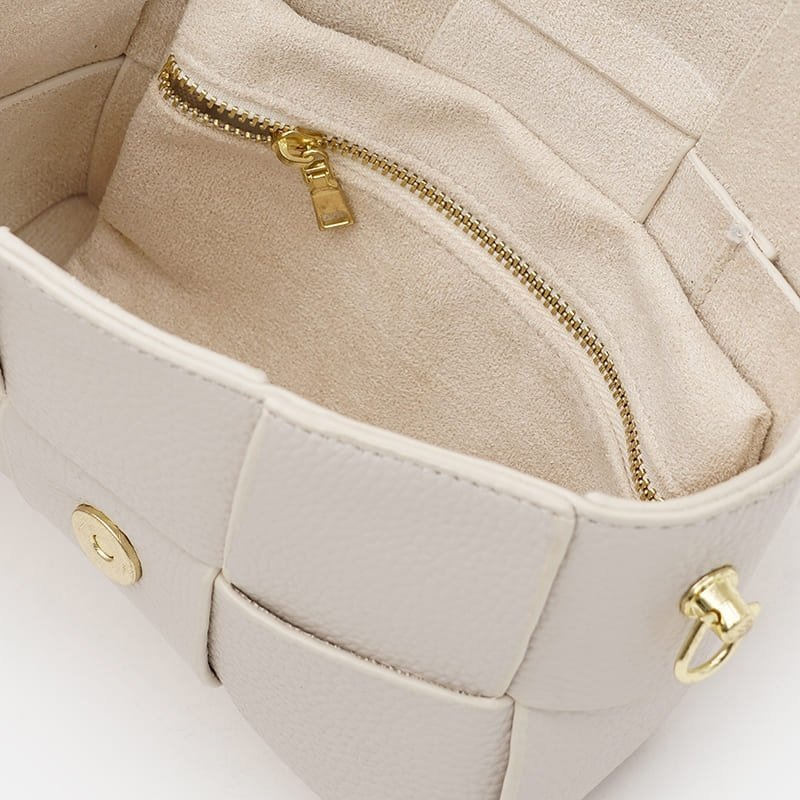 Качественная женская сумка из фактурной кожи Borsa Leather 94683 белого цвета modnotak фото №5