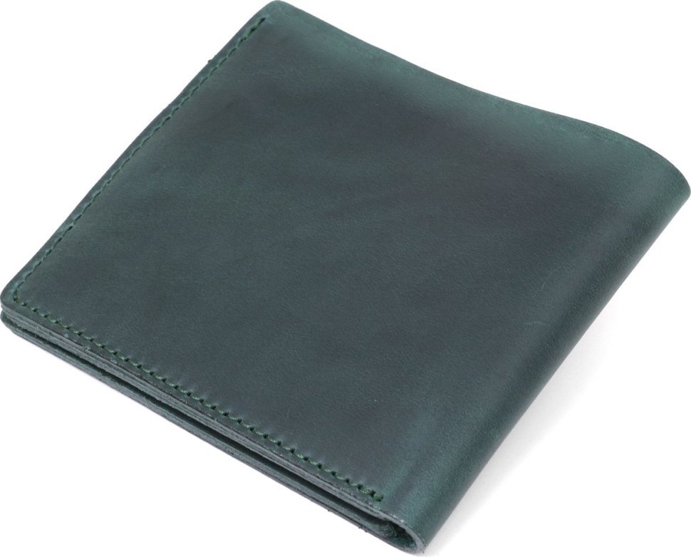 Зеленое винтажное мужское портмоне из натуральной кожи с хлястиком на кнопке Shvigel (2416498)