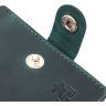 Зеленое винтажное мужское портмоне из натуральной кожи с хлястиком на кнопке Shvigel (2416498) - 3