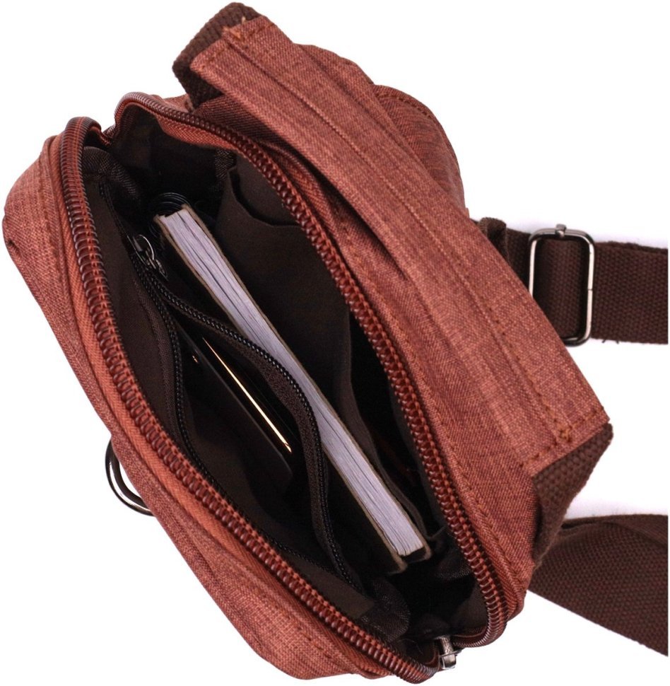Коричневая мужская сумка-слинг из плотного текстиля на молнии Vintage 2422186