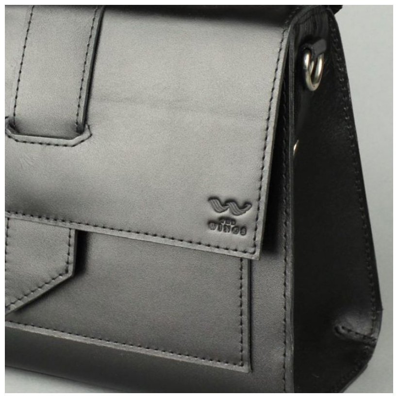 Жіноча сумка-трапеція із натуральної гладкої шкіри чорного кольору BlankNote Ester 78983
