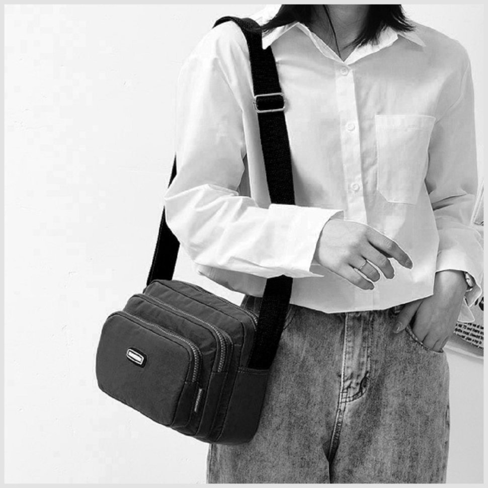 Горизонтальная женская сумка-кроссбоди через плечо из черного текстиля Confident 77584