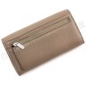 Бежевий гаманець середнього розміру на кнопці KARYA (1061-51) - 3