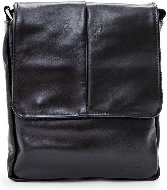 Мужская черная сумка через плечо из натуральной кожи с фиксацией на клапан TARWA (19773)