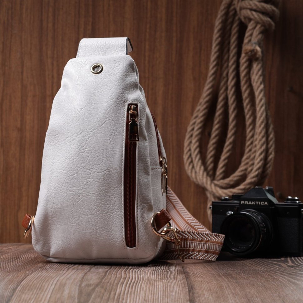 Жіноча слінг-сумка з отвором для навушників з екошкіри Vintage 22785 Білого кольору modnotak фото №10