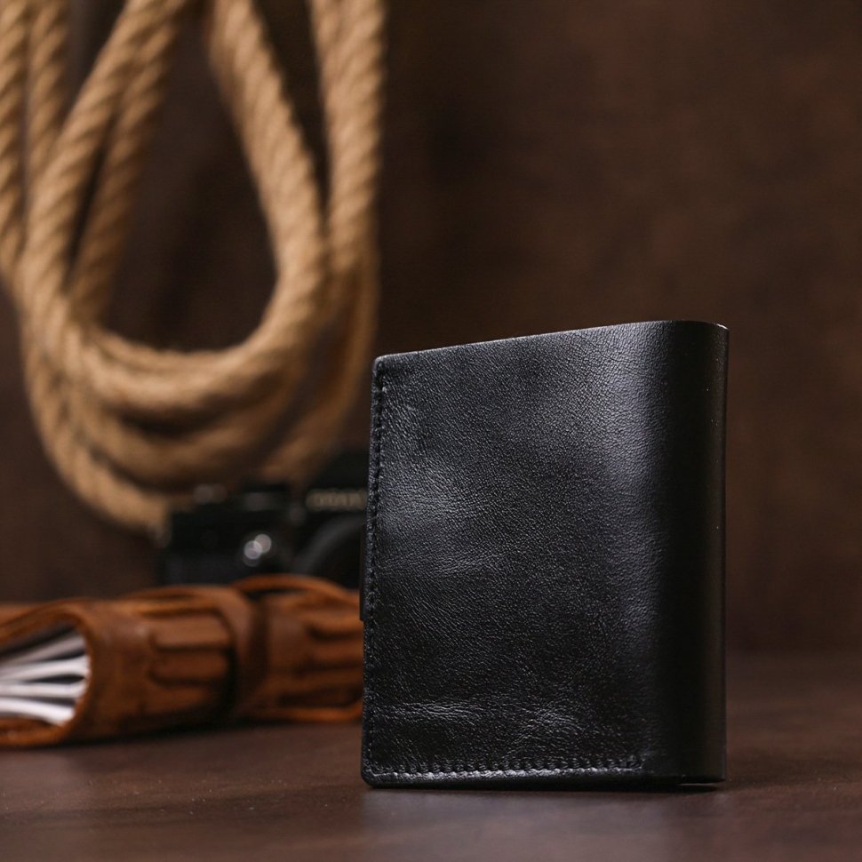 Черное мужское портмоне из натуральной кожи гладкого типа без монетницы Shvigel (2416502)