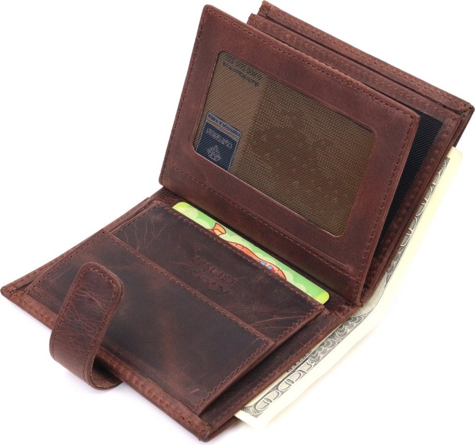 Темно-коричневый мужской кошелек из винтажной кожи с хлястиком на кнопке KARYA (2421387)