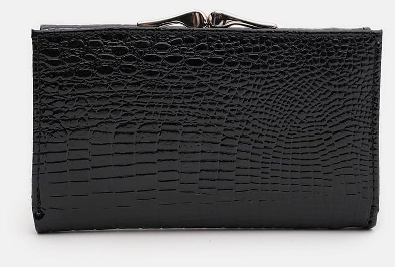 Женский лаковый кожаный кошелек из кожи с фактурой под рептилию на кнопке Ricco Grande 109085 черного цвета modnotak фото №3