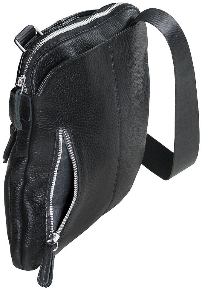 Чоловіча шкіряна сумка планшет на 1 відділення через плече Vip Collection 102486 чорного кольору фото №5 Чоловіча шкіряна сумка планшет на 1 відділення через плече Vip Collection 102486 чорного кольору modnotak фото №5