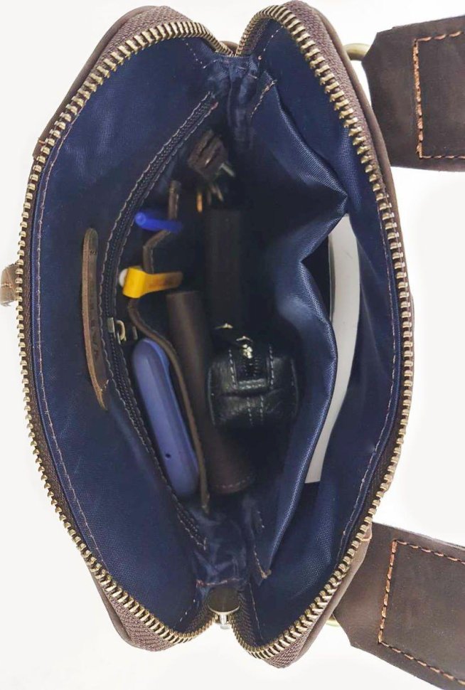 Чоловіча наплечная сумка-планшет коричневого кольору VATTO (12127)