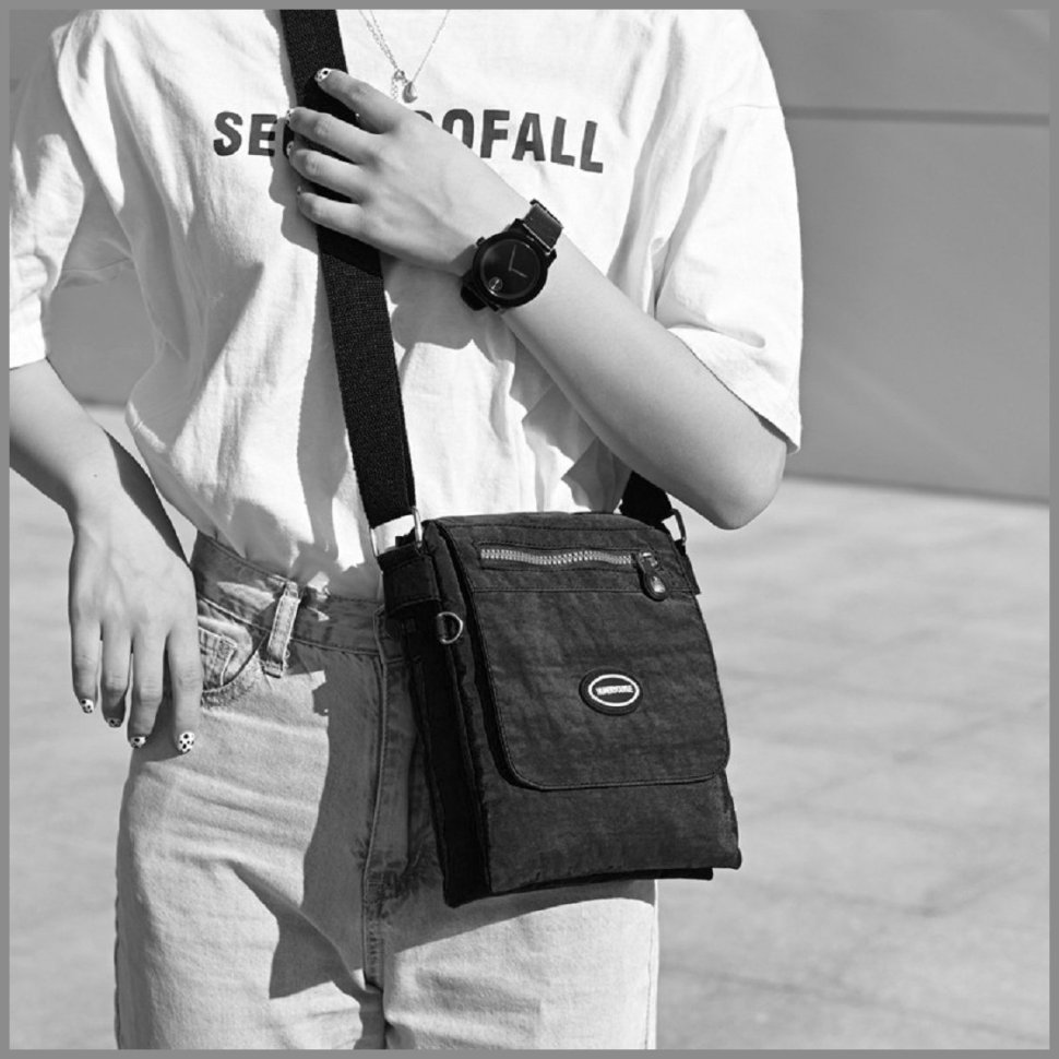 Женская наплечная сумка из черного текстиля с клапаном Confident 77586