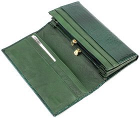 Зелений лаковий гаманець з візерунком під крокодила Marco Coverna (16641)