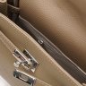 Деловая женская сумка из натуральной кожи с ручкой Borsa Leather 108886 бежевого цвета modnotak фото - 5