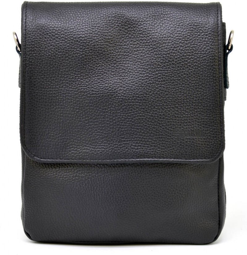 Мужская черная сумка через плечо из натуральной кожи с фиксацией на клапан TARWA (19810)
