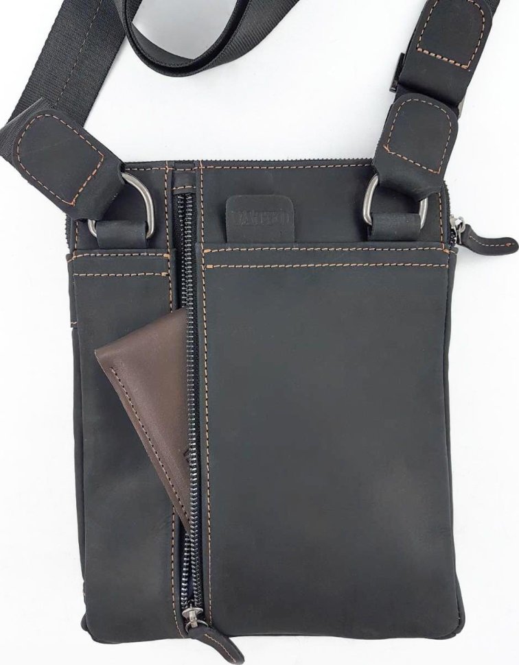 Мужская сумка с одним отделением и наружными карманами VATTO (12128)