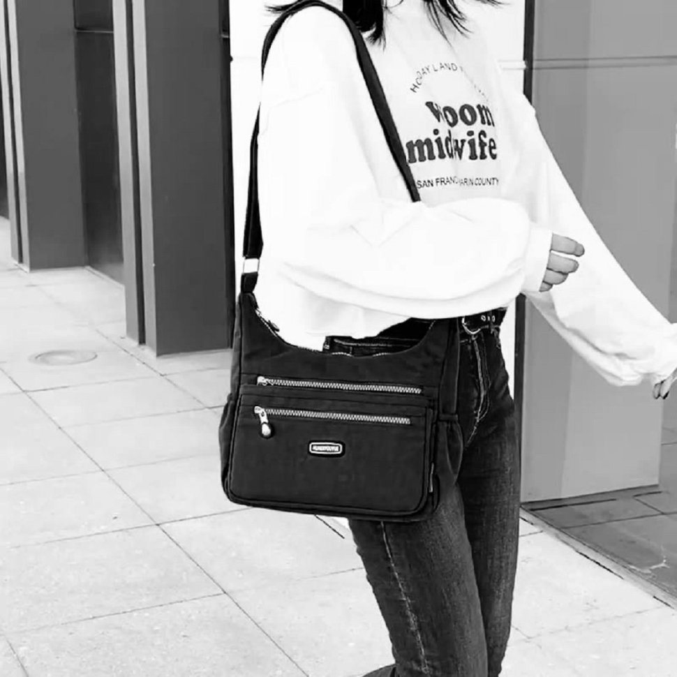 Плечевая женская сумка среднего размера из черного текстиля Confident 77587 modnotak фото №8