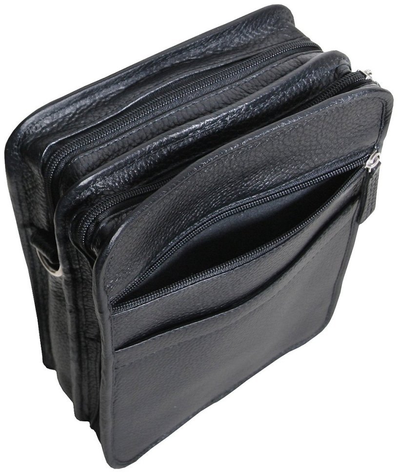 Містка чоловіча сумка на 3 відділення з фактурної шкіри та плечовим ременем Vip Collection 102488 чорного кольору фото №7 Містка чоловіча сумка на 3 відділення з фактурної шкіри та плечовим ременем Vip Collection 102488 чорного кольору modnotak фото №7