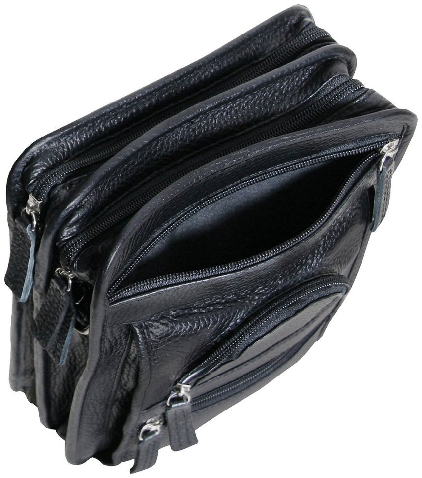 Містка чоловіча сумка на 3 відділення з фактурної шкіри та плечовим ременем Vip Collection 102488 чорного кольору фото №9 Містка чоловіча сумка на 3 відділення з фактурної шкіри та плечовим ременем Vip Collection 102488 чорного кольору modnotak фото №9