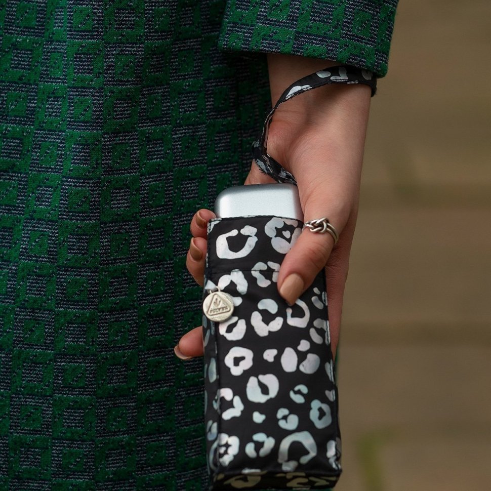 Мини-зонт женский Fulton L501-041116 Tiny-2 Iridescent Leopard (Черный с принтом радужного леопарда, механика) 94288 modnotak фото №4