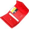 Компактний жіночий гаманець натуральної лакової шкіри червоного кольору KARYA (2421074) - 4
