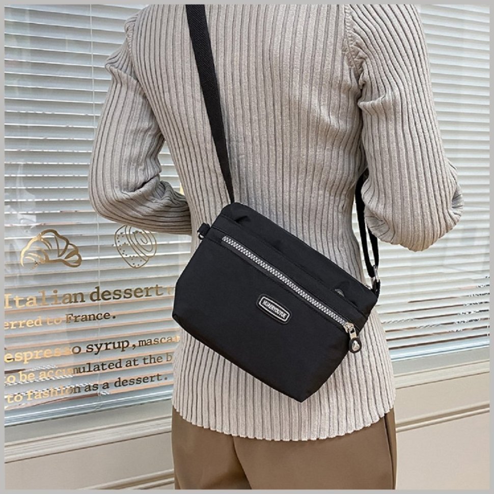 Недорогая женская сумка из черного текстиля с одной лямкой на плечо Confident 77588