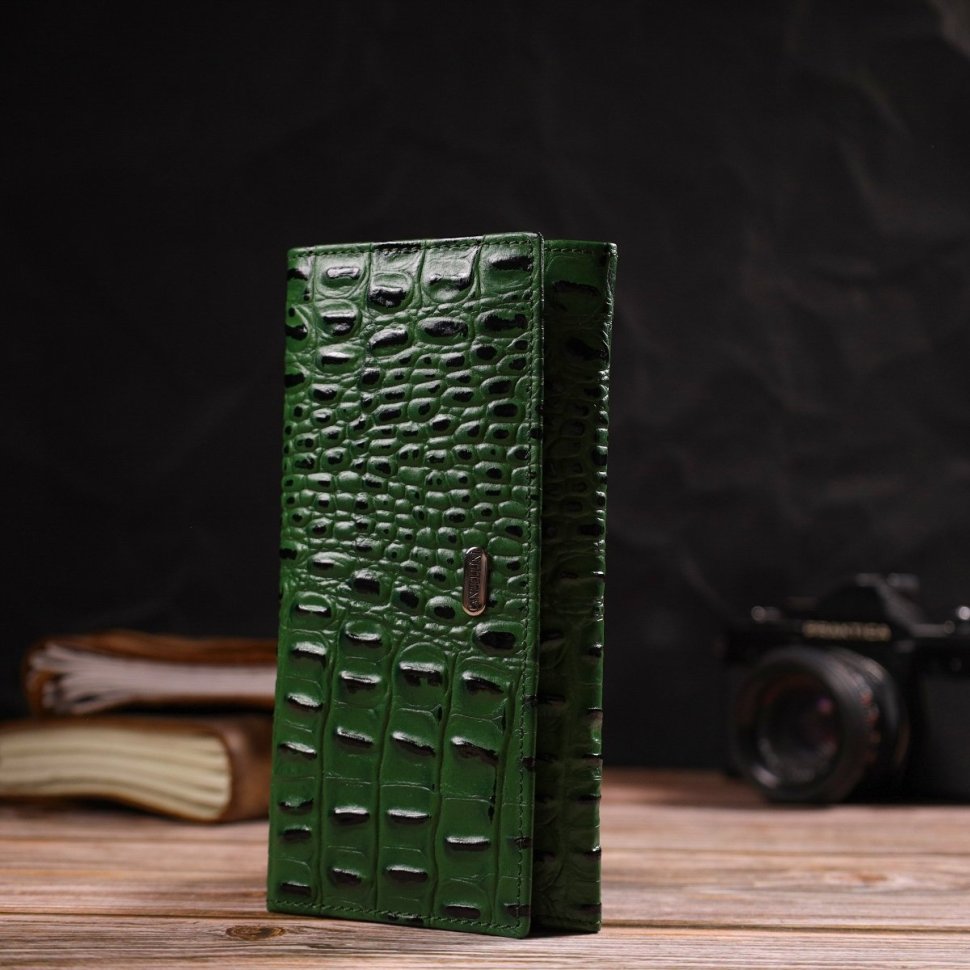 Оригінальний жіночий гаманець зеленого кольору з натуральної шкіри з тисненням під крокодила CANPELLINI (2421825)