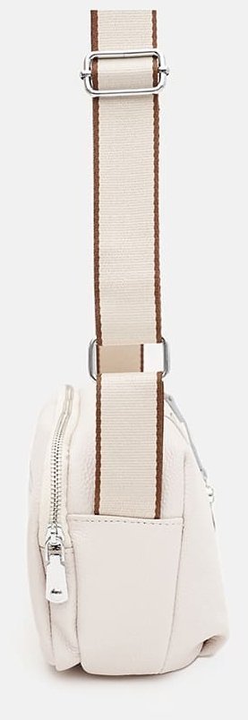 Компактная женская сумка кросс-боди из натуральной фактурной кожи белого цвета Borsa Leather 94689 modnotak фото №4