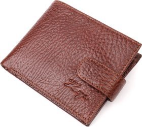 Светло-коричневое мужское портмоне из натуральной кожи с хлястиком на кнопке KARYA (2421075)